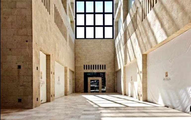 Locales en Renta en Antigua Zona Esmeralda $500 por m2