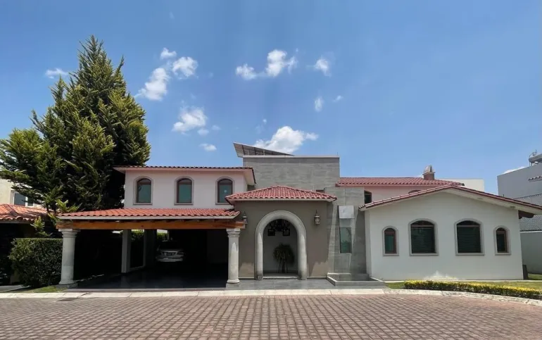 HERMOSA CASA EN METEPEC. EXCELENTE UBICACIÓN