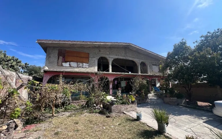 CASA EN OBRA NEGRA