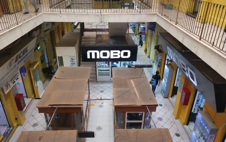 Locales en  Rep. del Salvador y Uruguay desde 1m x 1.16 m hasta 8.80 m x  4.55 m