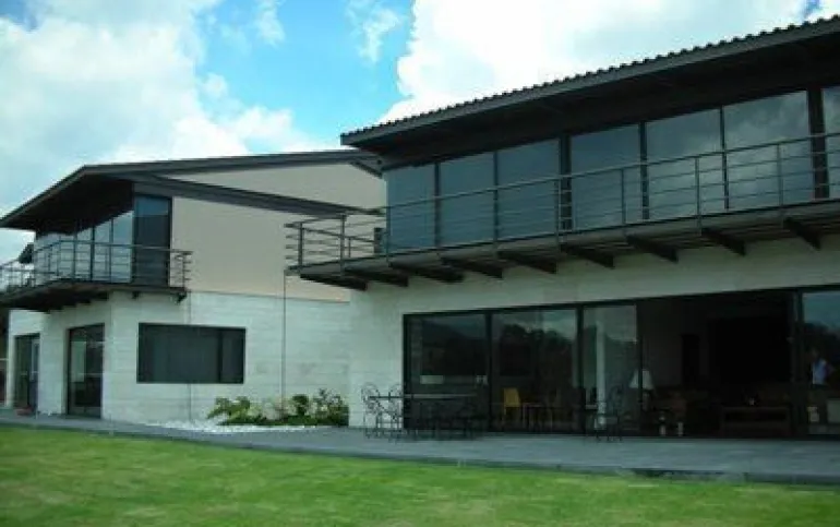 Amplia casa en Bosques de Santa Fe - Tembleque