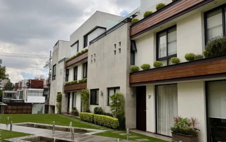 CASA EN VENTA EN LA COL. DEL VALLE