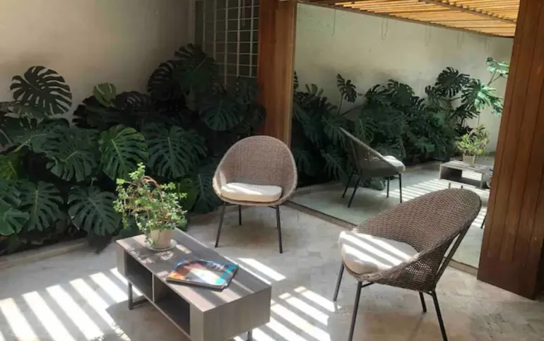 Casa con uso de suelo en renta, Jardines del Pedregal