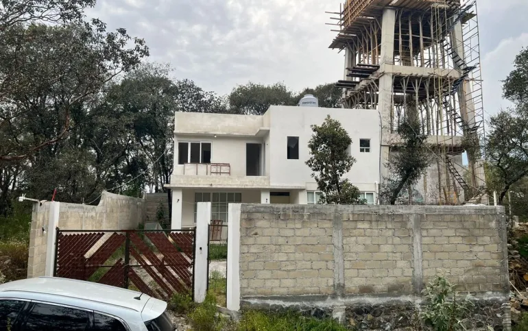 SE VENDE CASA EN EL PEDREGAL DE GUADALUPE HIDALGO.