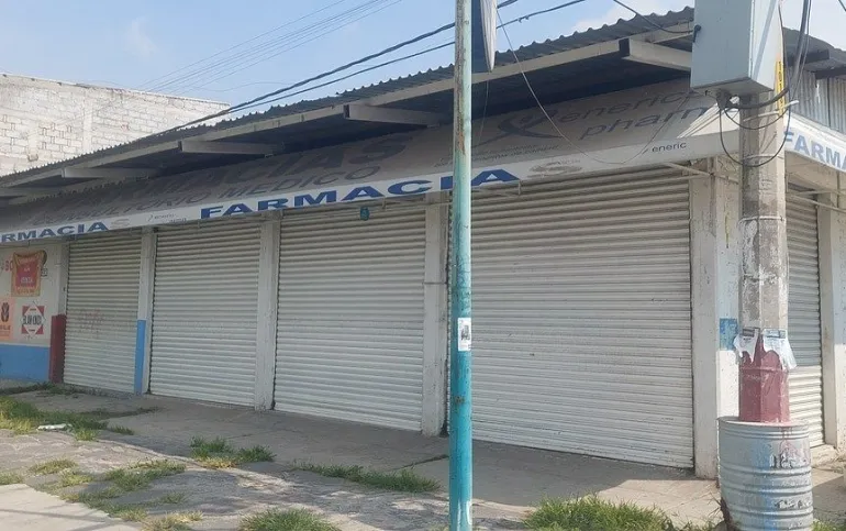 Se VENDE bodega de 387 m2 de terreno, con 4 locales y un departamento