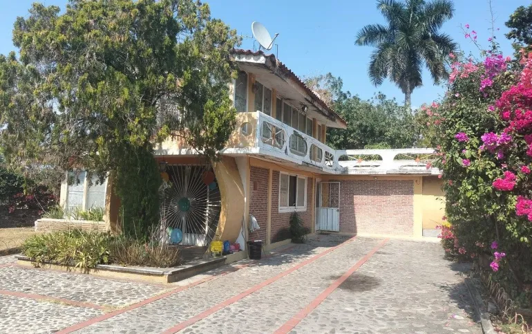 Xochicalco - Casa en Venta más terreno