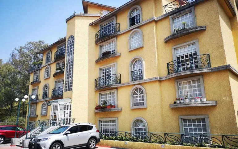 PLANTA BAJA RODEADA DE PATIO ORGANICO, GRAN SEGURIDAD