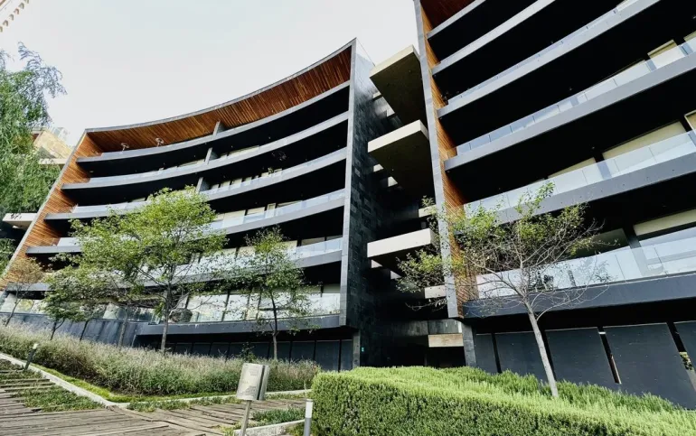 Increíble Departamento con Terraza y Vista Al Campo de Golf en Augusta