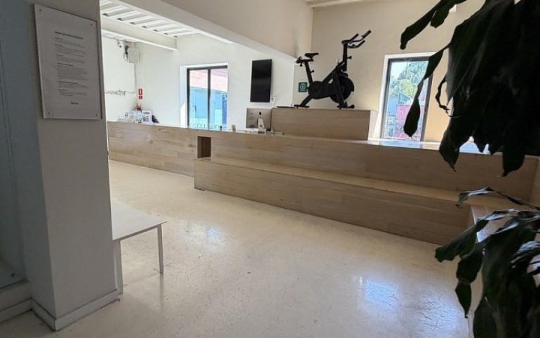 Se renta local  comercial en plaza con vigilancia  Altavista 147