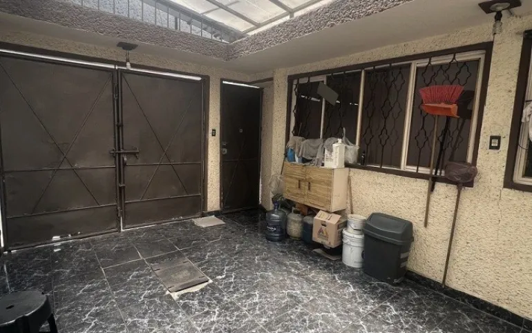 BONITA Y AMPLIA CASA EN POESIA MEXICANA