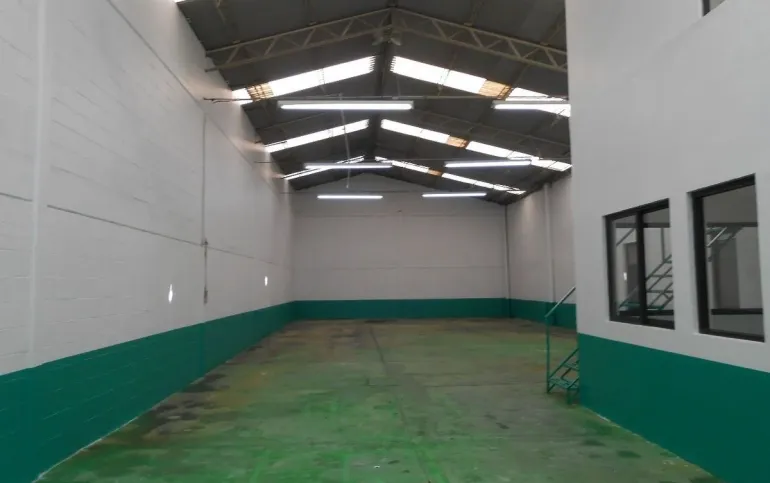 EXCELENTE Y UBICADISIMA BODEGA EN RENTA EN IZTAPALAPA (cerca Central de Abastos)