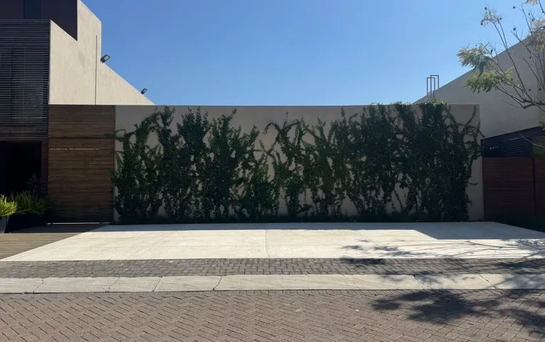 Vendo excelente terreno bardeado  en Rinconada Jurica, Querétaro.