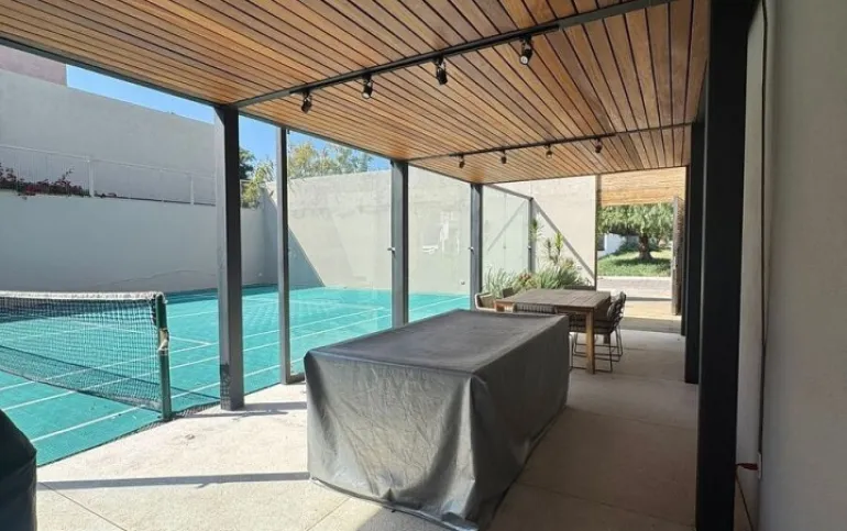 Vendo excelente terreno bardeado  en Rinconada Jurica, Querétaro.