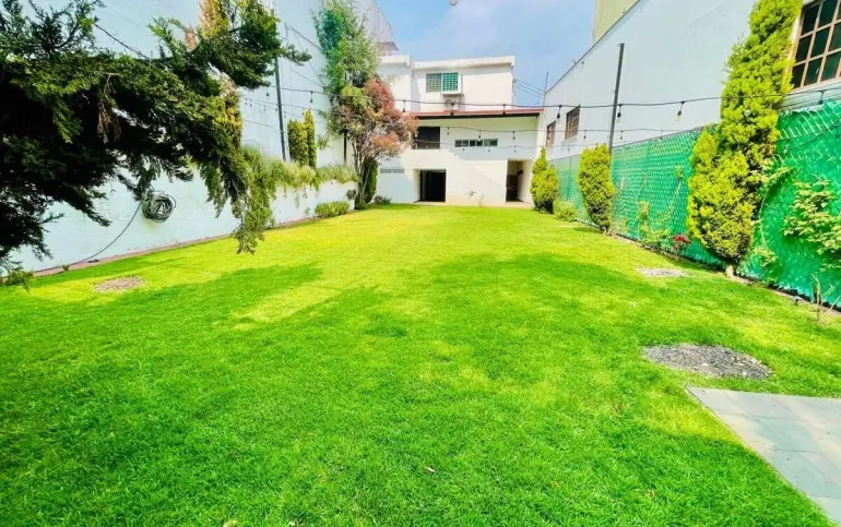 CASA EN RENTA EN LOMAS DE LAS ÁGUILAS FRACCIONAMIENTO CON SEGURIDAD!!!