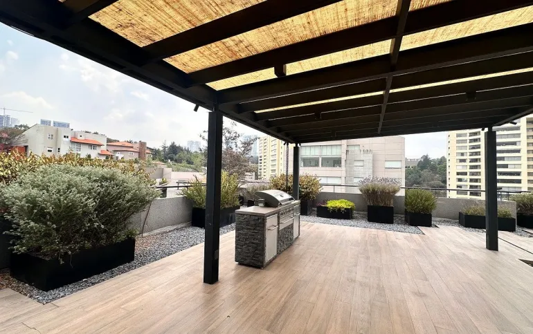 Venta departamento PH en lomas country