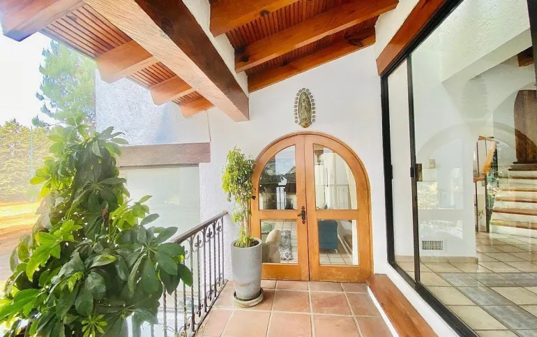 Venta Residencia en Club de Golf los Encinos