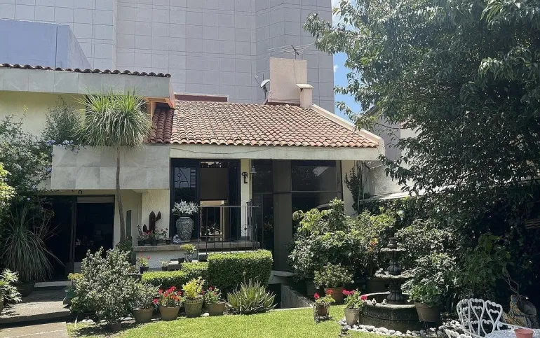 MB-Casa en venta en Parques de la herradura en calle cerrada,jardín y terraza