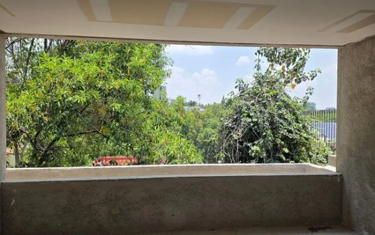 Venta casa en obra negra en Lomas de Chapultepec