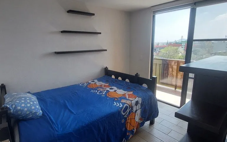 Departamento amueblado en VENTA 62 m2, 5 piso (sin elevador), V. Carranza.