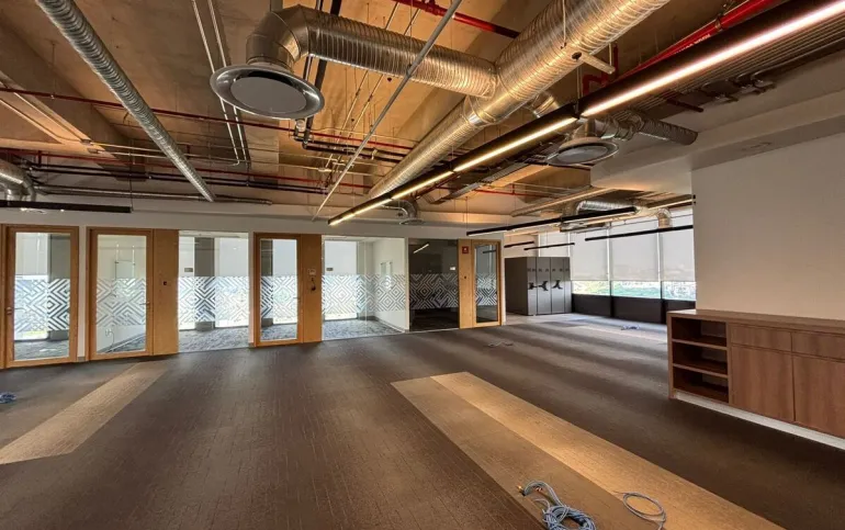 Venta Oficinas en Quéretaro sobre carretera México-Querétaro
