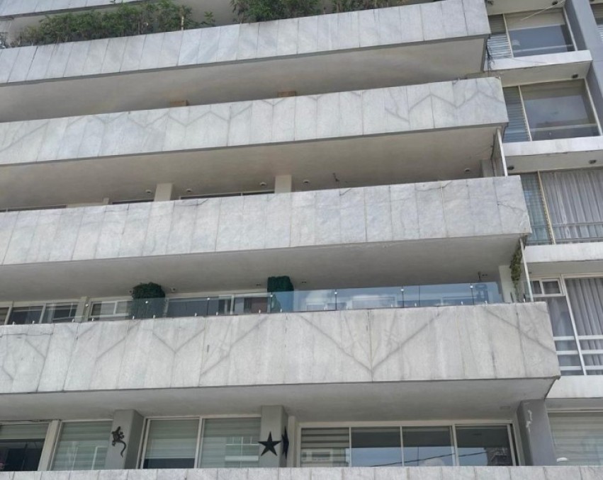 Venta departamento PH en la del Valle