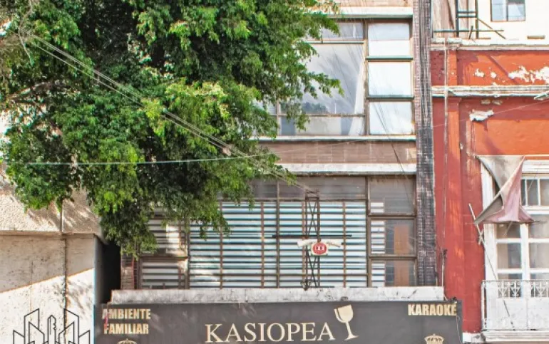 Edificio de uso mixto a un paso de Reforma / Colón