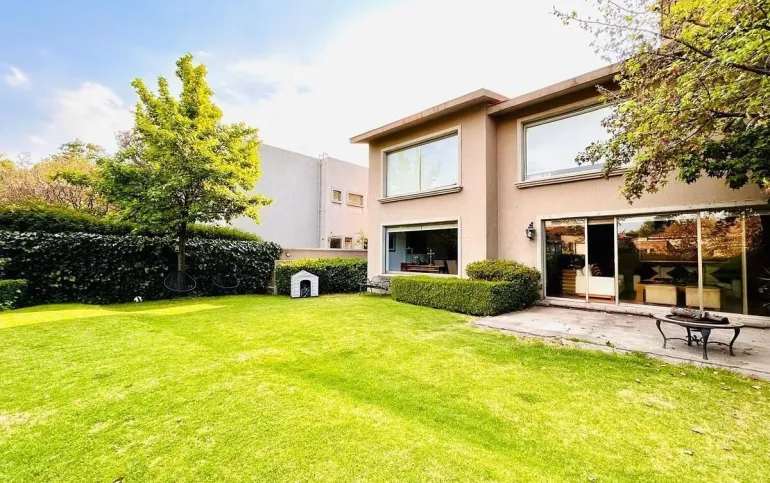 CASA EN VENTA EN LOMAS DE VISTA HERMOSA