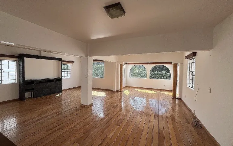 Baja de precio Lomas de Chapultepec casa con uso comercial en Renta